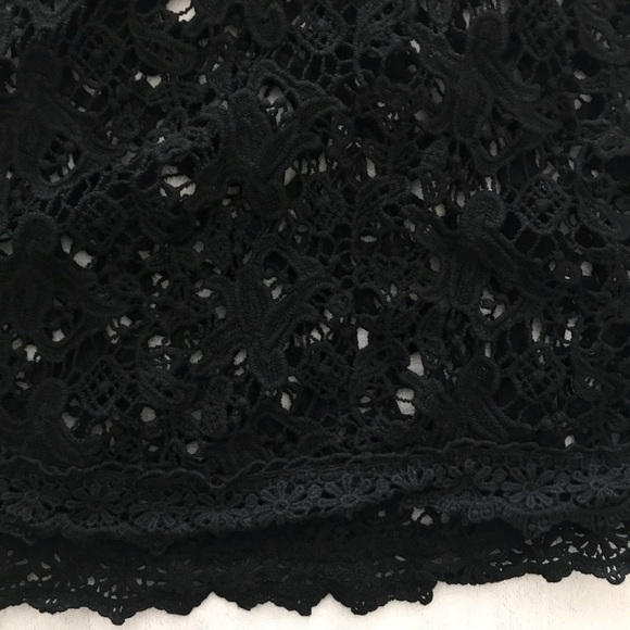 Bundle of Pretty Lace Tops - Picture 5 of 7